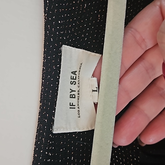 Black and Gold Shimmery Top - Picture 2 of 6